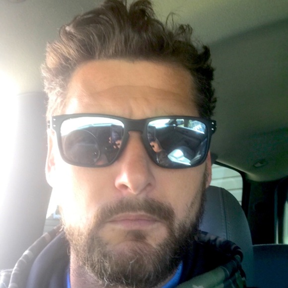 Meet your Posher, Chris - Picture 2 of 2